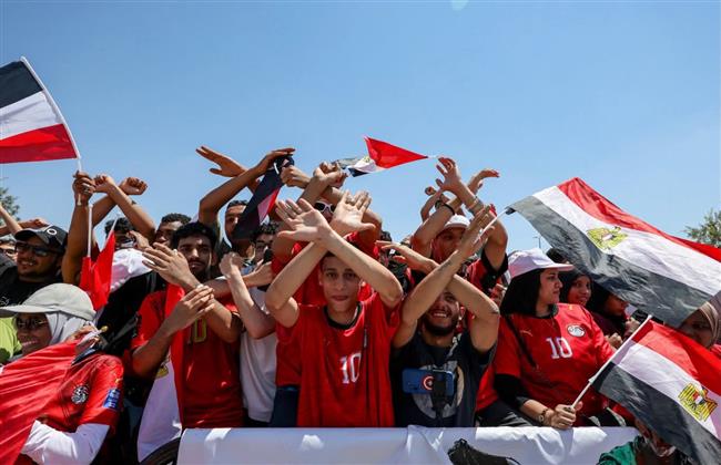 جماهير مصر ترفع شعار لا للعنصرية في استقبال أبطال المنتخب الوطني