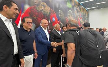 وزراء الطيران المدني والرياضة والصحة  يستقبلون بعثة المنتخب الوطني الأول لكرة القدم بمطار العلمين