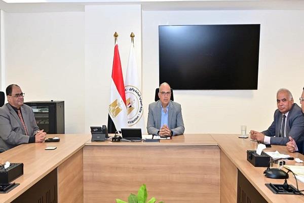 وزير الري يتابع تطوير قطاع الخزانات والقناطر الكبرى لتعزيز كفاءة إدارة المنشآت المائية