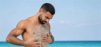 استراحة محارب.. محمد صلاح يقضي يومه على شاطيء العلمين الجديدة