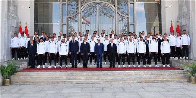 صحف ووكالات أنباء عربية وعالمية تبرز تكريم الرئيس السيسي للاعبي المنتخب والجهازين الفني والإداري