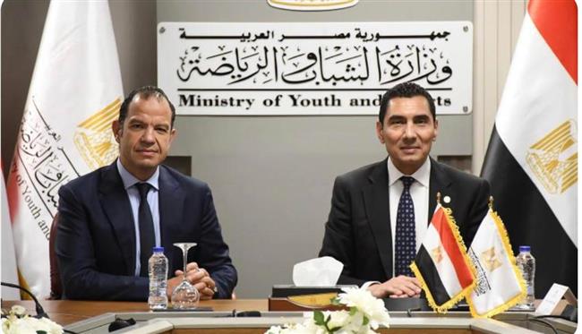 وزير الرياضة يهنيء سيف الوزيري بعد تعيينه رئيسًا لمجلس إدارة الشركة المتحدة  