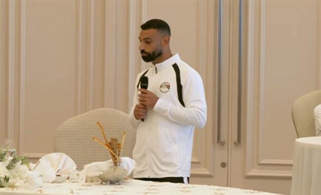 محمد صلاح للرئيس السيسي: دعمك لنا كان أفضل تكريم ووضع الكرة المصرية في مكانها الصحيح 