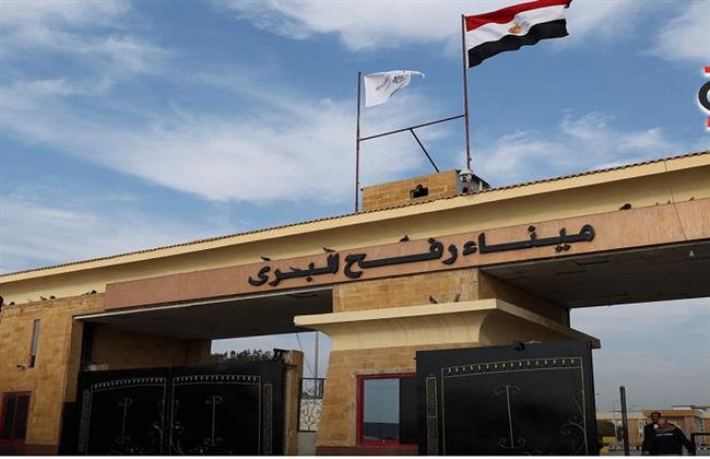 معبر رفح البري يستقبل دفعة جديدة من العائدين الفلسطينيين
