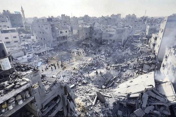الاحتلال الإسرائيلي يواصل عدوانه على قطاع غزة بقصف مدفعي ونسف للمنازل