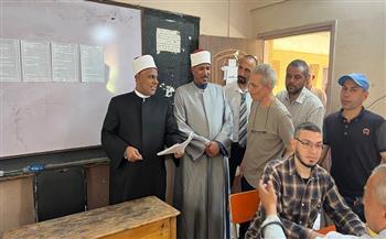 القائم بعمل رئيس المعاهد الأزهرية يتفقد مركز تصحيح الجيزة لمتابعة انتظام أعمال تصحيح الشهادة الثانوية الأزهرية