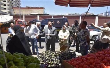 محافظ بورسعيد يوجه بتكثيف حملات إزالة الإشغالات والتعديات بتقاطع شارعي عادل الشربيني والمدفعية بحي المناخ