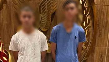 ضبط عاطلين بالقاهرة لاتهامهما بسرقة هواتف محمولة بأسلوب الخطف