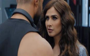 ياسمين عبد العزيز تروج لـ«خلي بالك من نفسك» برسالة طريفة إلى كريم فهمي