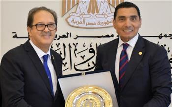 وزير الرياضة يبحث مع رئيس "الأنوكا" ورئيس الأولمبية زيادة عدد الألعاب الإفريقية