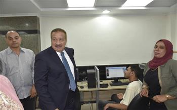 محافظ بورسعيد يتفقد مركز "المبدع الصغير" التابع لمركز معلومات شبكات المرافق بديوان عام المحافظة 