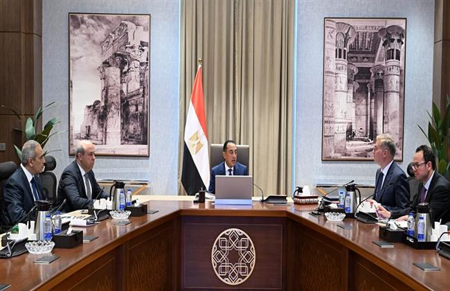 الحكومة: تطوير ورفع كفاءة محطات تموين الطائرات بالمطارات المصرية