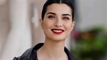 توبا بويوكستون تفاجئ جمهورها: لا أرى نفسي امرأة جميلة