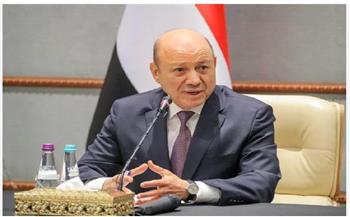 رئيس مجلس القيادة الرئاسي اليمني: لن نسمح مستقبلا لأي طائرة بانتهاك أجواء اليمن سواء مطار صنعاء أو غيره