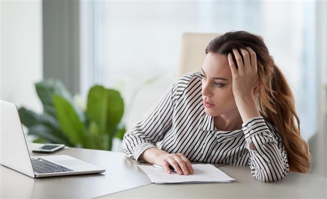 هل تجيدين قراءة المشاعر؟.. 5 علامات تشير لفقدان السعادة
