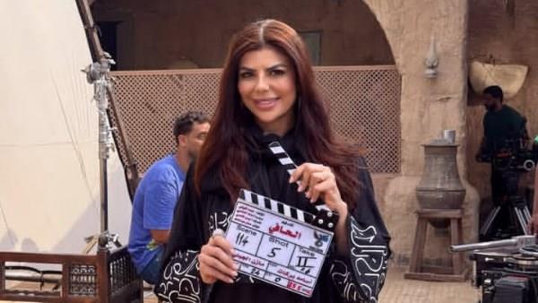 أميرة فتحي تحتفل بانتهاء تصوير فيلم "الحافي" وتشارك كواليس العمل  