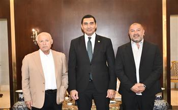وزير الرياضة يبحث استعدادات المنتخب وملف الشراكات مع الأندية الجماهيرية