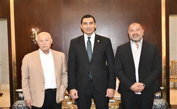 وزير الرياضة يبحث استعدادات المنتخب وملف الشراكات مع الأندية الجماهيرية