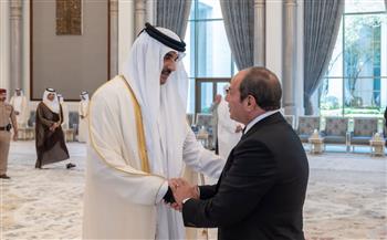 الرئيس السيسي يعزي أمير قطر في وفاة الأمير الوالد الشيخ حمد بن خليفة آل ثاني.. صور   