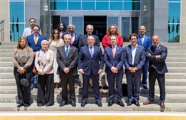 اقتصادية قناة السويس تستقبل وفد غرفة التجارة والصناعة العربية البرتغالية لبحث التعاون  