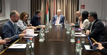 رئيس وزراء فلسطين يؤكد ضرورة الحفاظ على دور الأونروا في الضفة الغربية وقطاع غزة