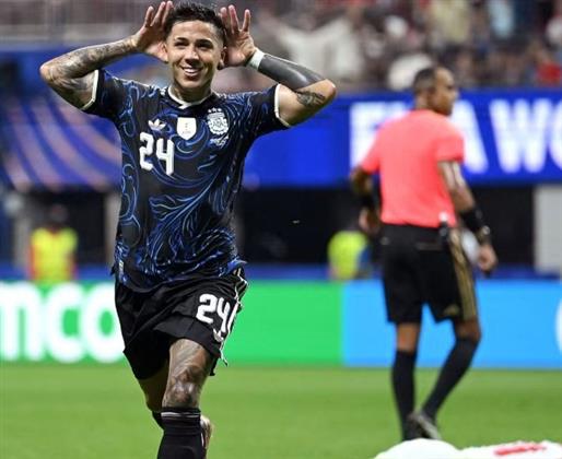 كأس العالم 2026.. الأرجنتين تدرك هدف التعادل في مرمى إنجلترا 