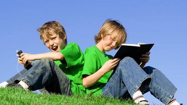 لماذا تختلف شخصية الأشقاء رغم نشأتهم في منزل واحد؟ علم النفس يوضح