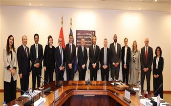 وزير الاتصالات يبحث مع مسؤولي البنك الدولي الشراكة في مجالات التحول الرقمي والذكاء الاصطناعي