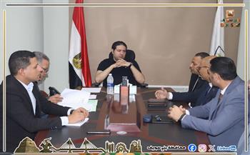 نائب محافظ بني سويف يبحث مع وزارة الاتصالات آليات تفعيل أكاديمية تكنولوجيا المعلومات