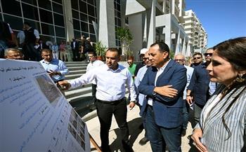 رئيس الوزراء يتفقد مشروع الحي اللاتيني ضمن جولته بمشروعات مدينة العلمين الجديدة