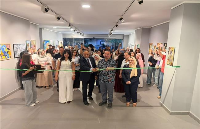 بالصور.. افتتاح معرض أعمال طلاب الجامعة الصينية بجاليري ضي المهندسين  