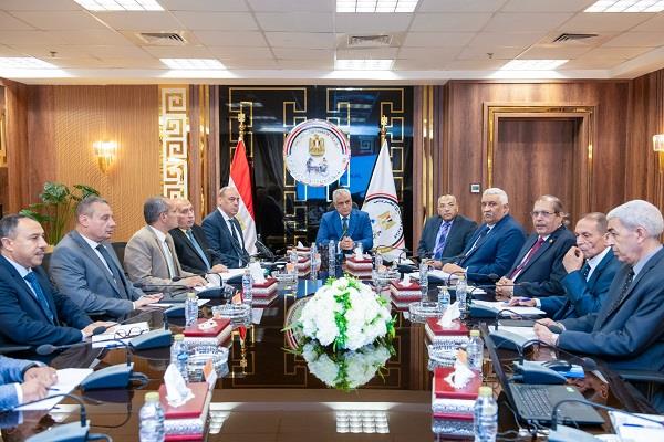 وزير الإنتاج الحربي: تطوير منظومة إنتاج الذخائر وتعظيم الاستفادة من الإمكانيات التصنيعية أولوية رئيسية