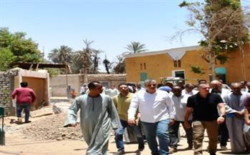 محافظ أسوان يوجه بسرعة استكمال مدرسة جديدة وحل مشكلات الخدمات بقرية السلسلة في كوم أمبو