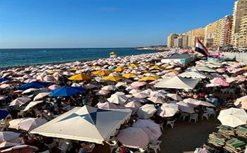 محافظ الإسكندرية: أكثر من 2 مليون و150 ألف زائر يتوافدون على الشواطئ في أول جمعة بعد انتهاء امتحانات الثانوية 