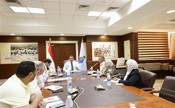 محافظ البحر الأحمر يستعرض المشروعات المقدمة  للدورة الرابعة من المبادرة الوطنية للمشروعات الخضراء الذكية