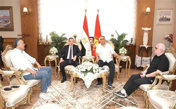 محافظ بورسعيد يبحث مع مسؤولي النادي المصري دعم قطاع الناشئين وتطوير المنظومة الرياضية