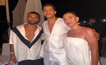 محمد صلاح ينشر صورة مع مصطفى شوبير بعد عقد قرانه في الساحل الشمالي