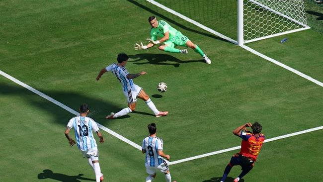 كأس العالم 2026.. إصابة ليساندرو مارتينيز أمام إسبانيا وتغيير اضطراري