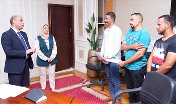 وزير العمل يُسلِّم عقود عمل جديدة لفنيي الصيانة الميكانيكية والكهربائية للعمل في شركات لبنانية