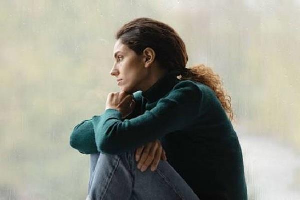 من الحزن إلى التعافي.. كيف تواجهين ألمك العاطفي بدلا من الهروب منه؟