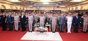 وزير الدفاع يشهد فعاليات اليوم العلمي للكلية الفنية العسكرية