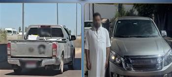 سقوط صاحب فيديو اصطدام سيارة ربع نقل بمركبة على طريق سريع في الإسكندرية