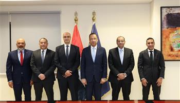 "وزير الاتصالات".. يشهد إطلاق خدمتي "اطمن" و"اطمن على الآخر" لتوفير بيئة إنترنت آمنة للأطفال على الهاتف المحمو