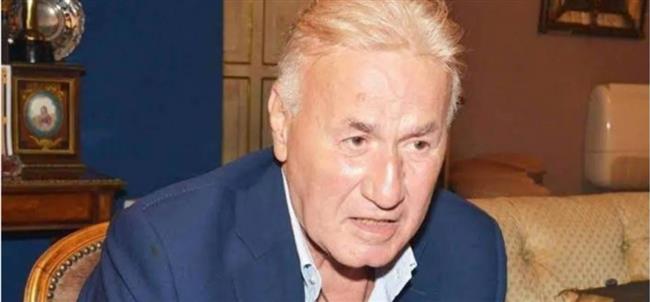 عزت أبو عوف رحلة طبيب عشق الفن فصار أحد رموزه