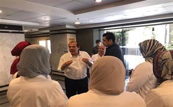 نائب وزير الصحة يجري جولة تفقدية موسعة بالمنشآت الصحية في الدقهلية ويوجه بمكافآت للمتميزين 