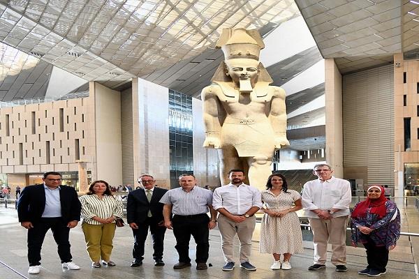 رئيس جمهورية الجبل الأسود وزوجته يزوران المتحف المصري الكبير| صور