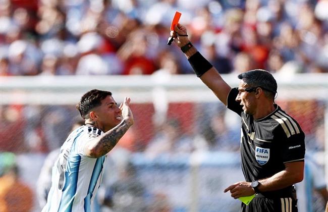 كأس العالم 2026.. الأرجنتيني إنزو فرنانديز سادس لاعب يطرد في النهائي  