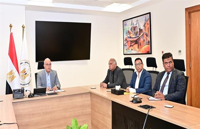 وزير الري يستعرض المنظومة الرقمية لتوثيق الأملاك العامة وأراضي طرح النهر ذات الصلة بنهر النيل