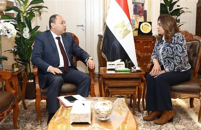 منال عوض تبحث مع هيئة تنمية الصعيد تعزيز التنمية المستدامة وفرص العمل