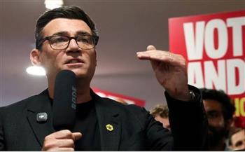 رئيس الوزراء البريطاني الجديد يتعهد باستعادة الصناعة وتخفيف أعباء المعيشة